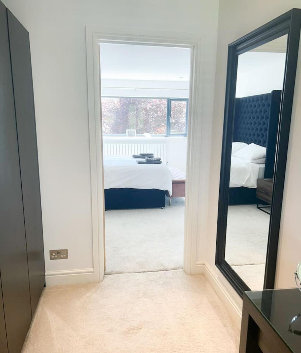Luxe 5 Bed House In Guildford. Morden Amenities Villa Normandy Kültér fotó