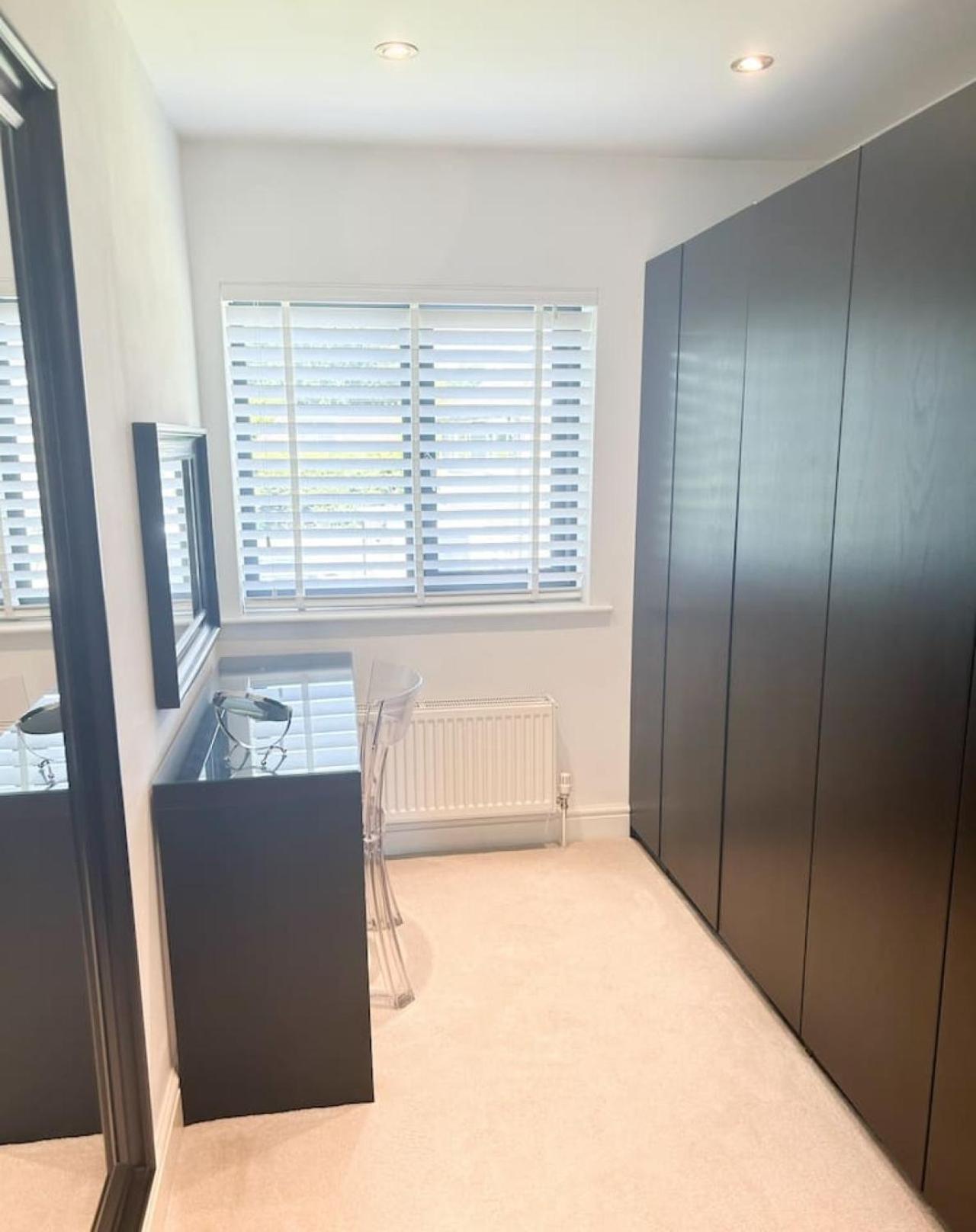 Luxe 5 Bed House In Guildford. Morden Amenities Villa Normandy Kültér fotó