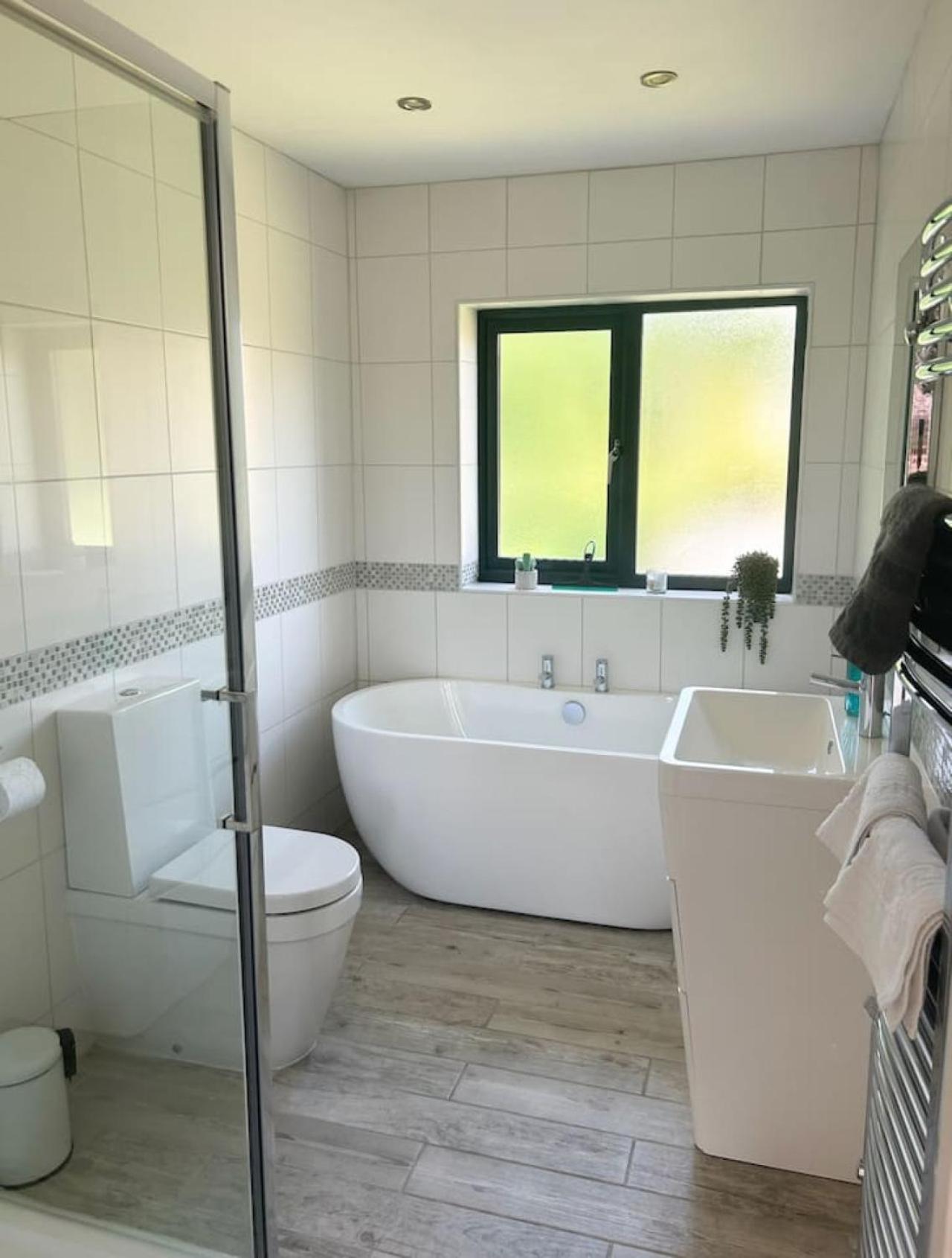 Luxe 5 Bed House In Guildford. Morden Amenities Villa Normandy Kültér fotó