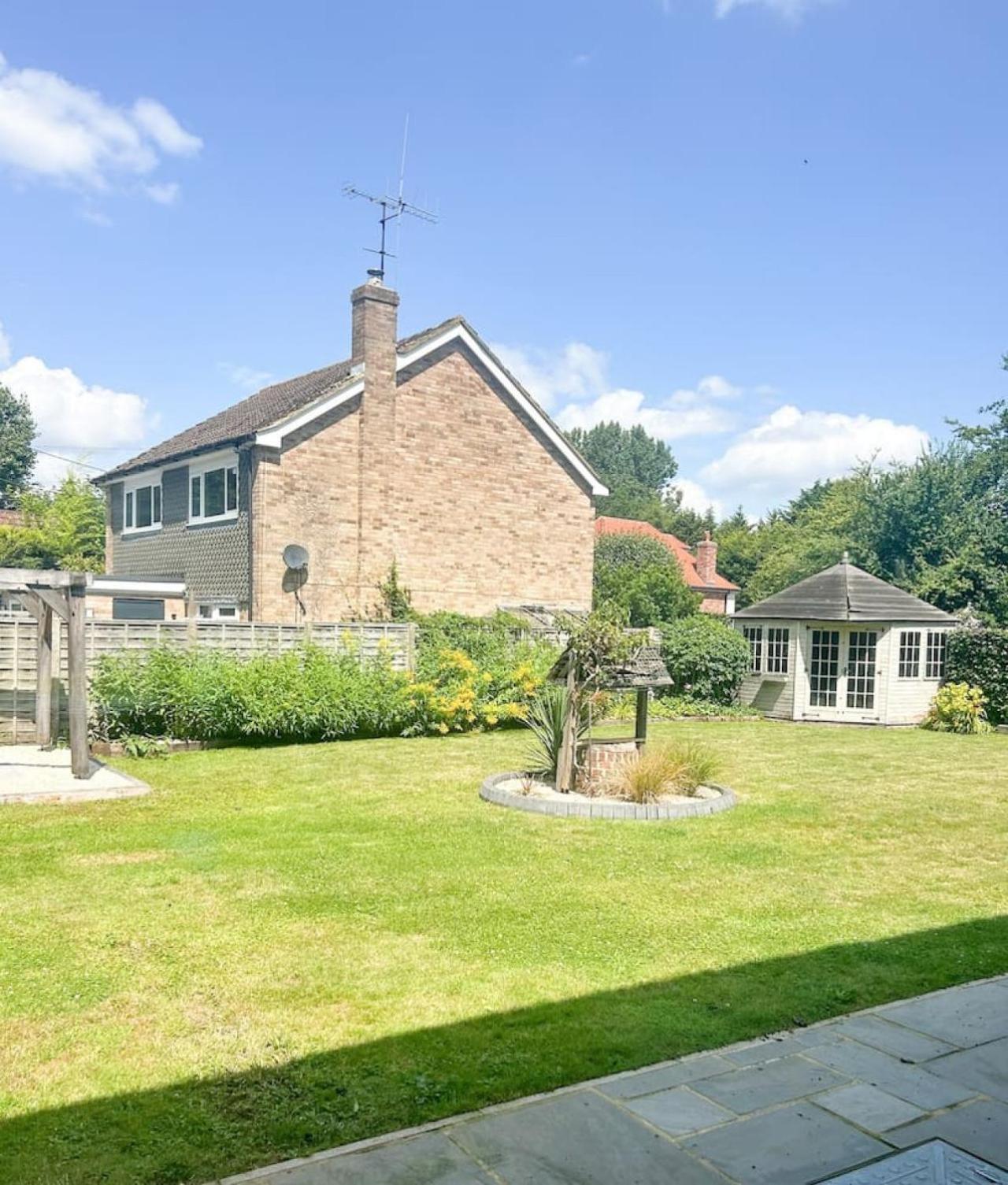 Luxe 5 Bed House In Guildford. Morden Amenities Villa Normandy Kültér fotó